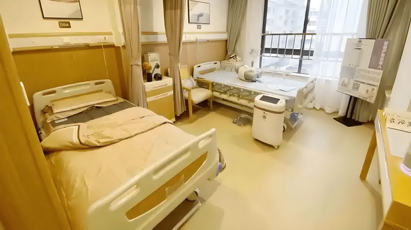 国外留学生入户深圳_丁子朗認TVB劇集的確開少咗，放眼世界：唔係淨係得敞台 